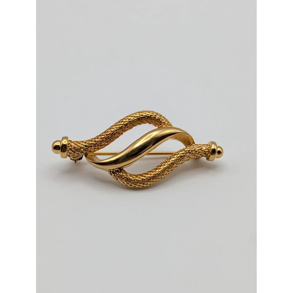 Signed Monet Gold Tone Textured Mesh Swirl Brooch Pin Abstract Modernist Vintage